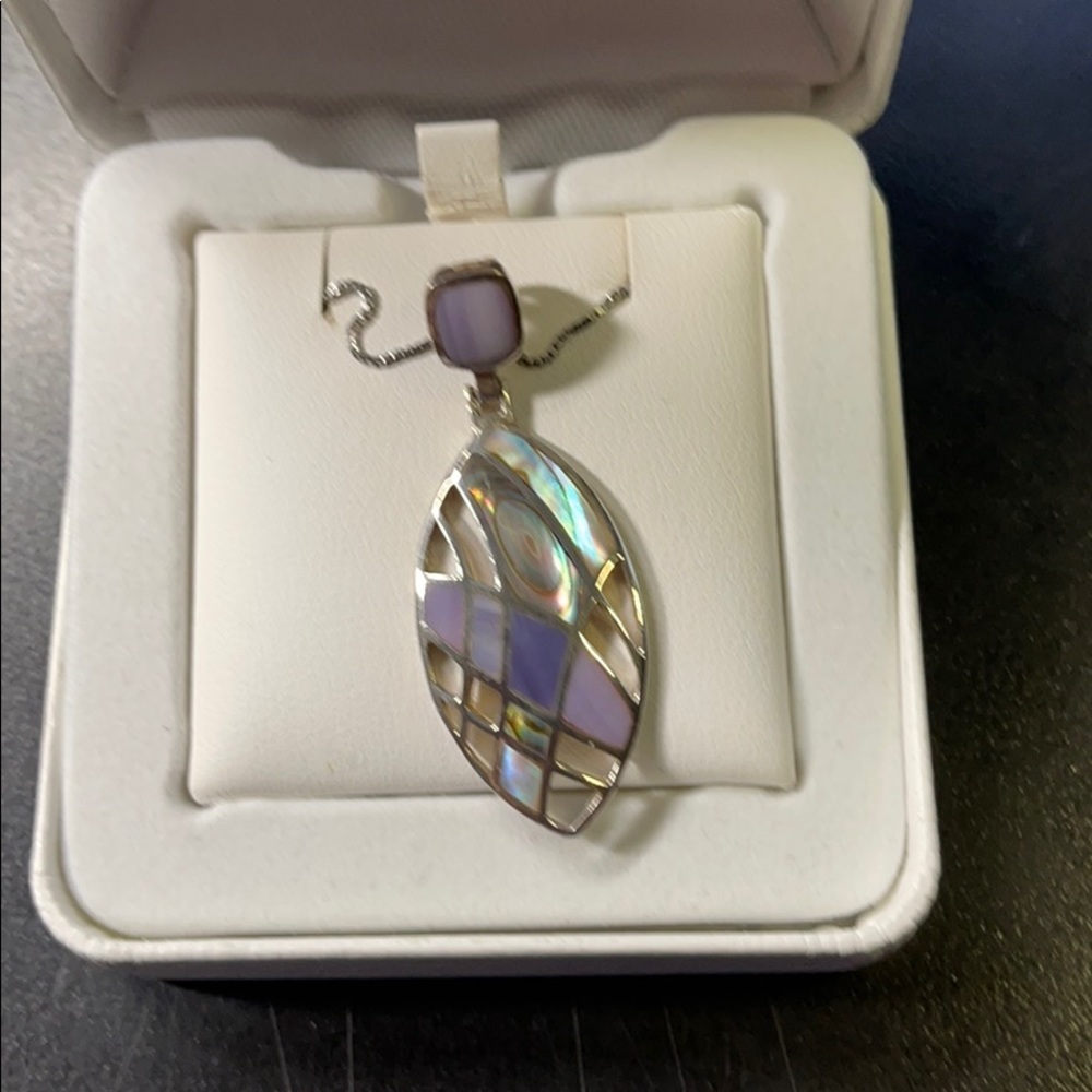 Sterling silver opaque pendent 18